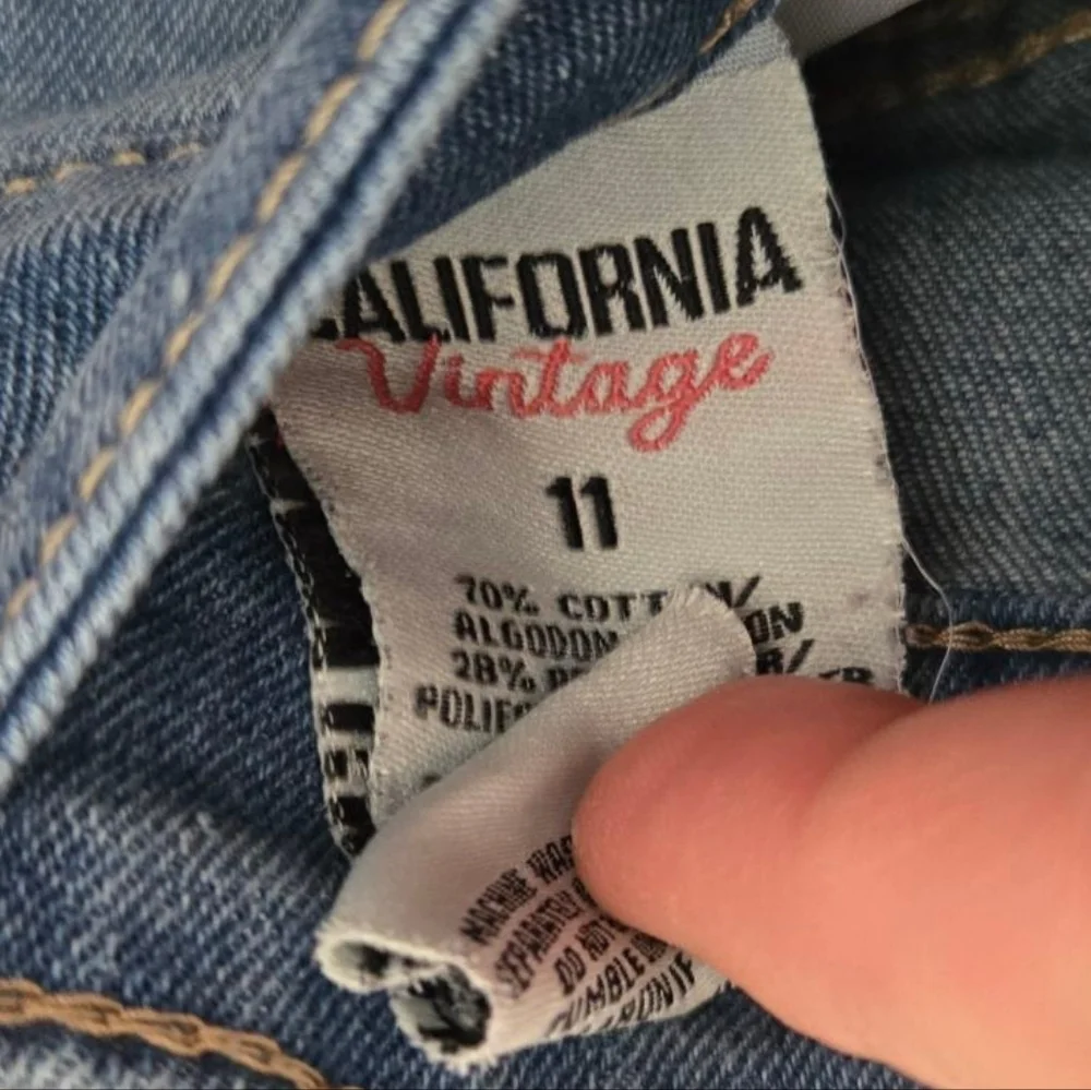 California Vintage Women's Blue Denim Shorts Size 11